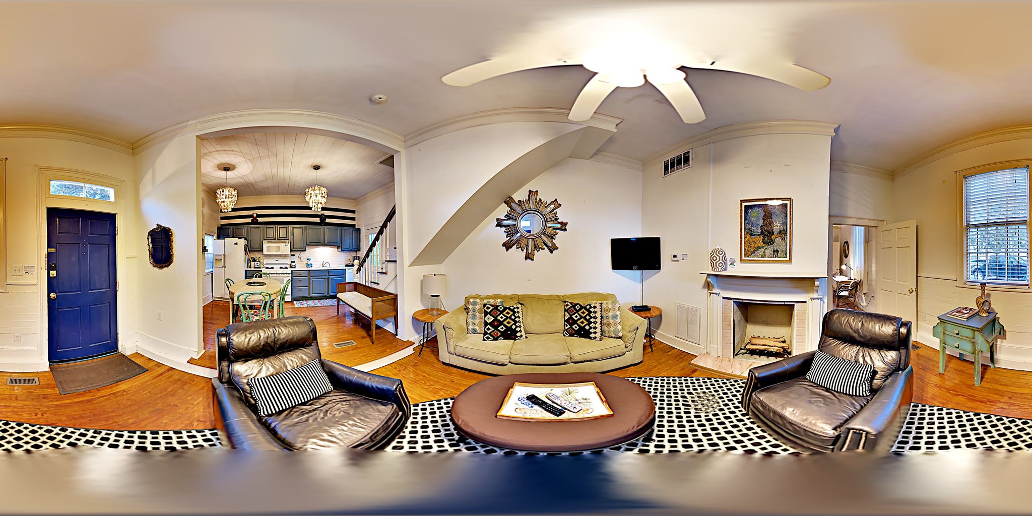 Dog Friendly Cottage in the Historic District by Lucky Savannah Beach Institute