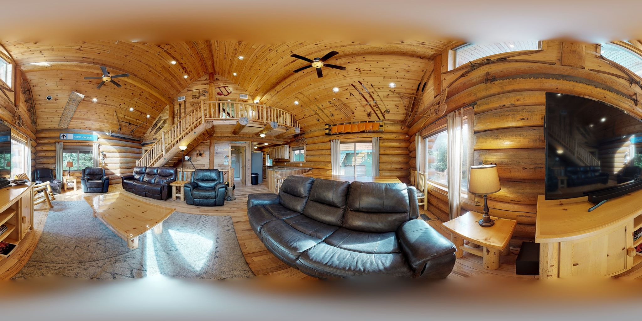 Great antique cabin at Timberline base w/ shared hot tub, dogfriendly attitude! Government Camp