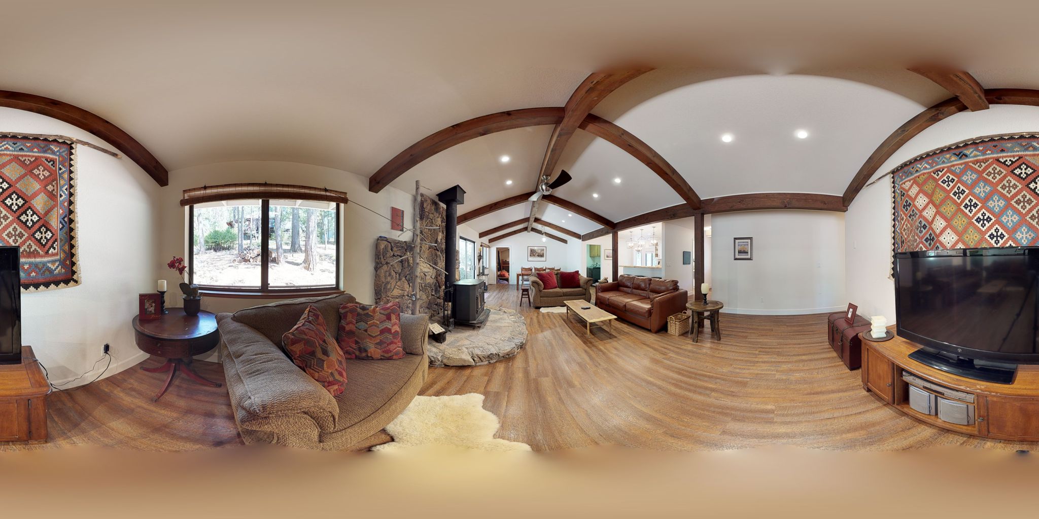 Bekijk de opzet en voorzieningen van deze woning in een weergave van 360 graden.