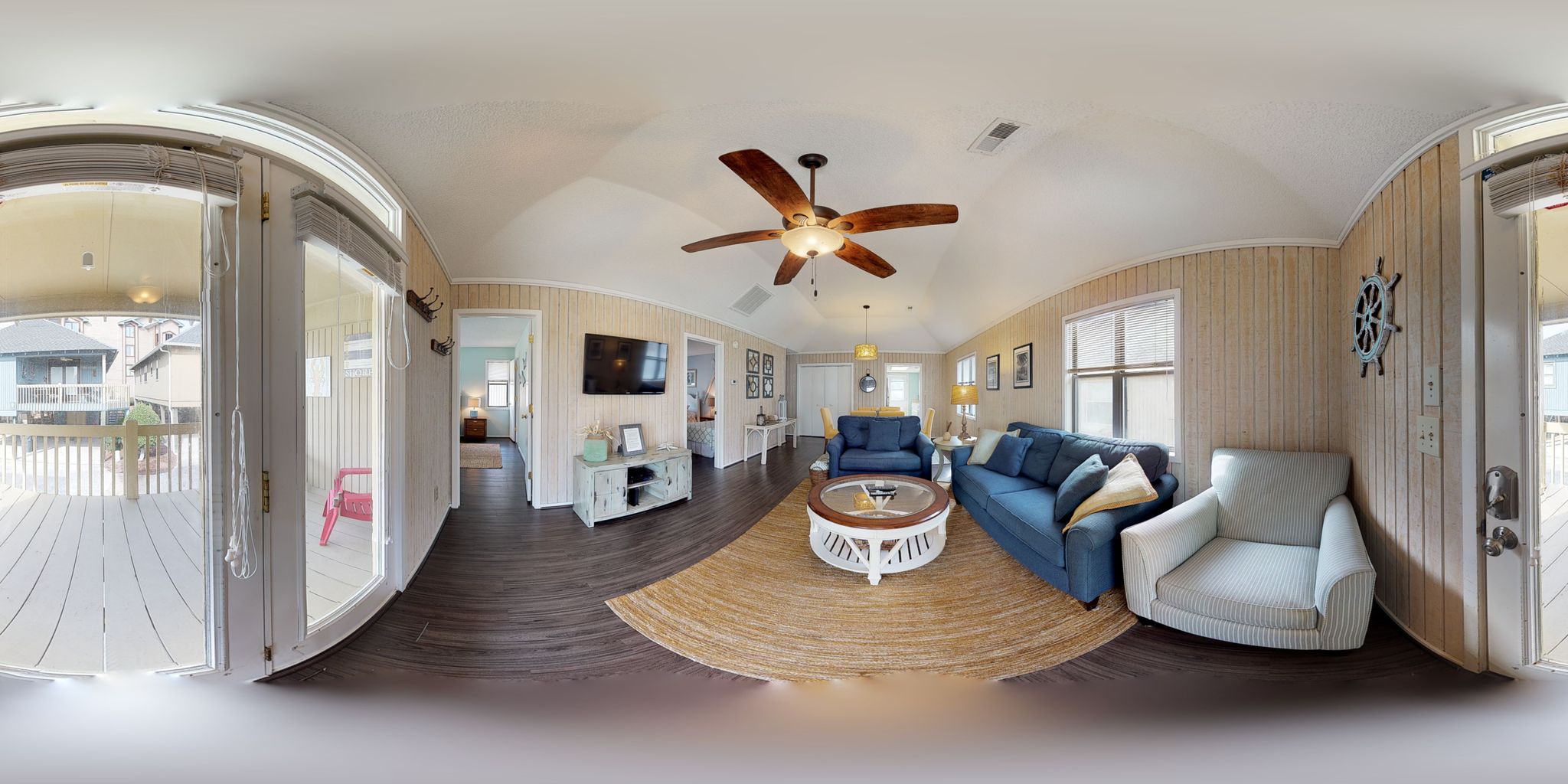 Snowbird friendly beach house w/ shared pool walk to the beach