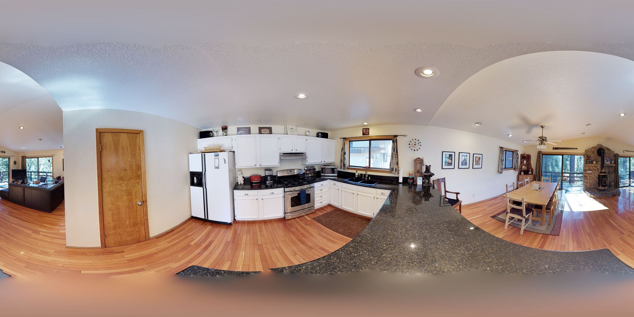 Short Drive to the Lake and Northstar, Perfect for Families, Pets